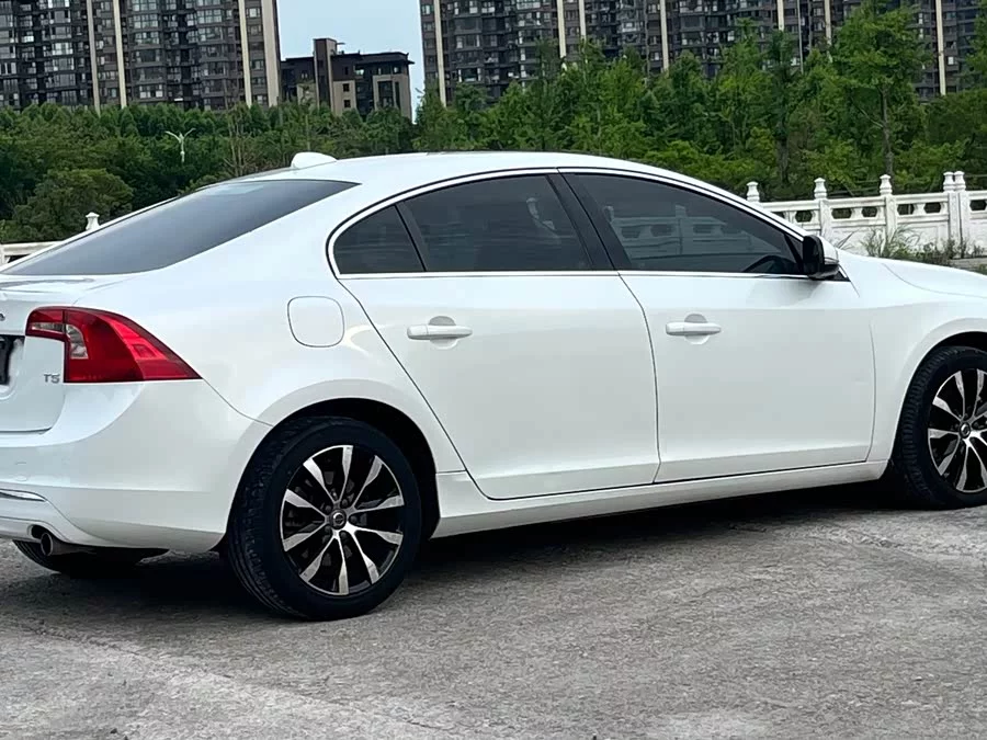 Volvo S60