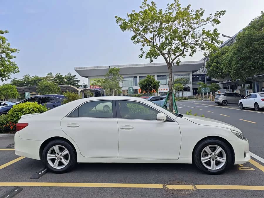 Toyota Reiz