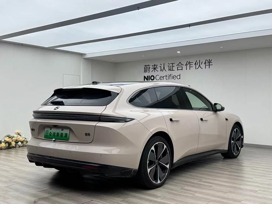 NIO ET5T