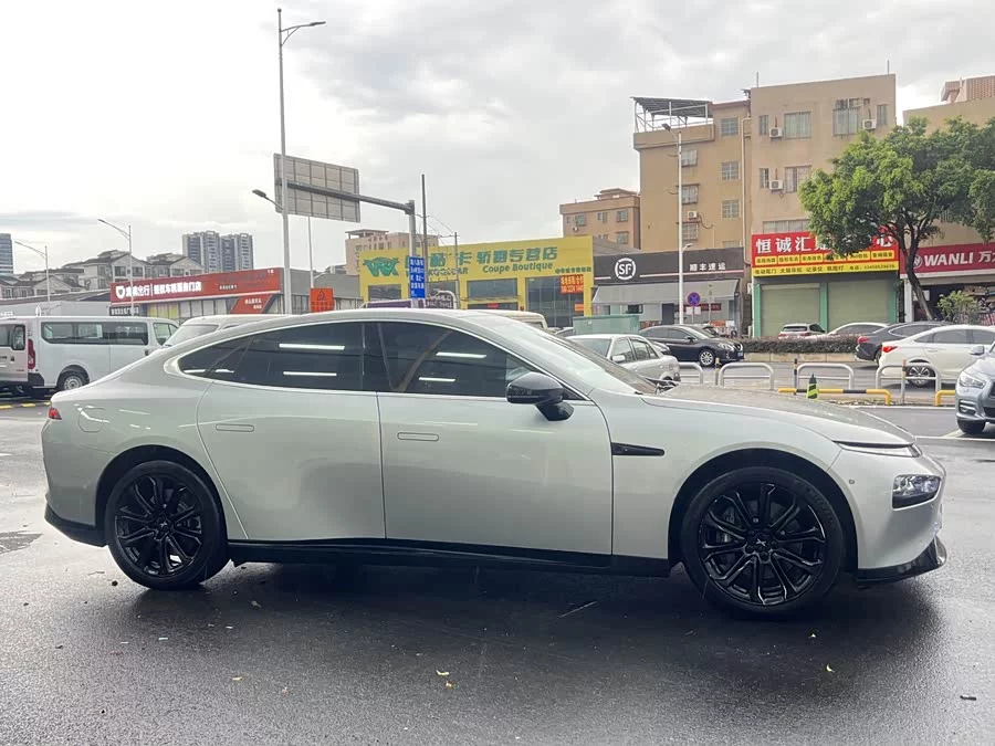 Xpeng P7