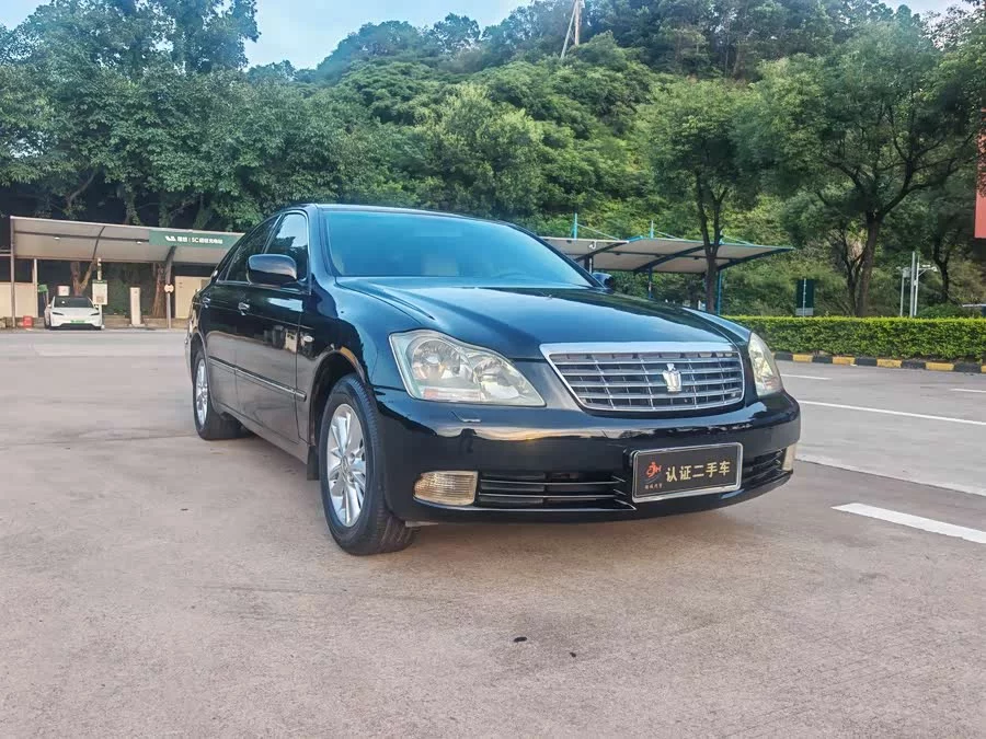 Toyota crown
