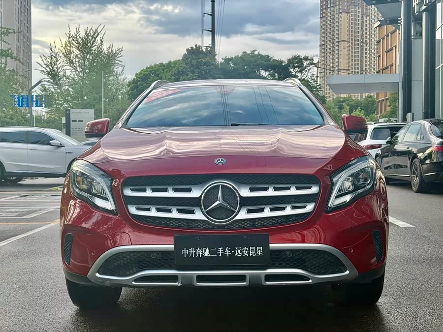 Mercedes Benz GLA
