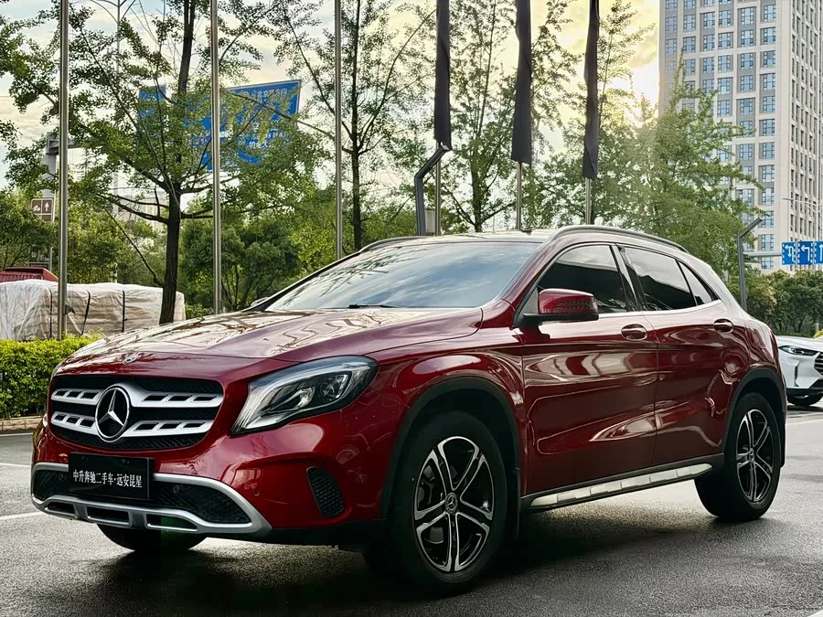 Mercedes Benz GLA