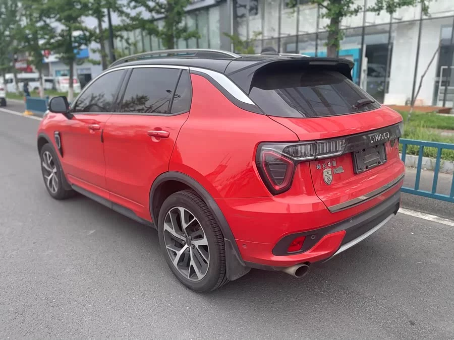 Lynk & Co 01