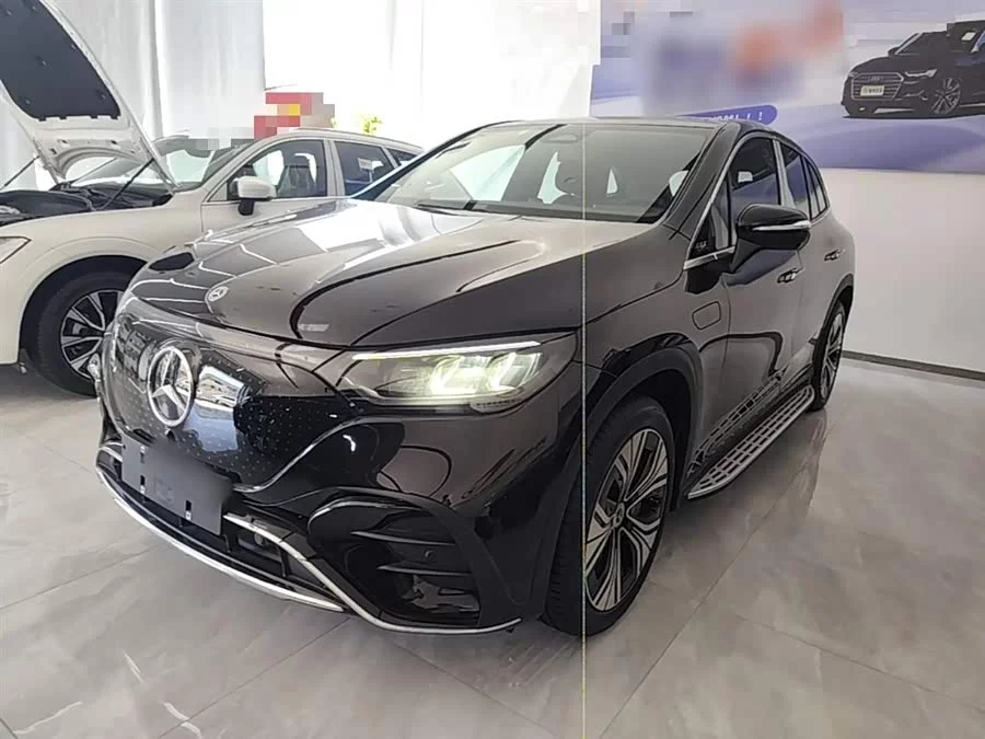 Mercedes Benz EQE SUV