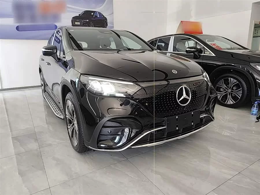 Mercedes Benz EQE SUV