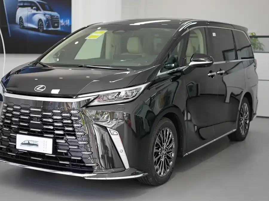 Lexus LM
