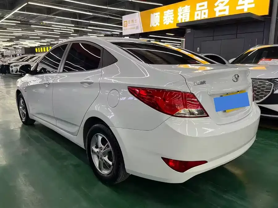 Hyundai Rena