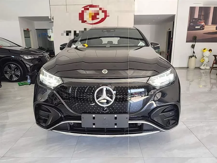 Mercedes Benz EQE SUV