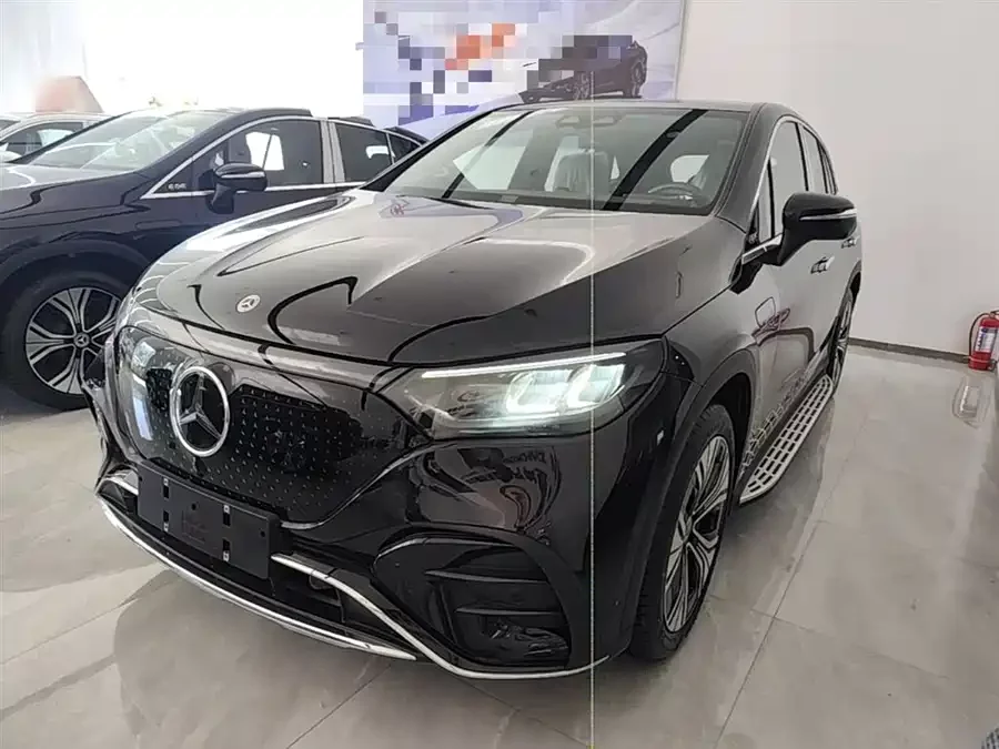 Mercedes Benz EQE SUV