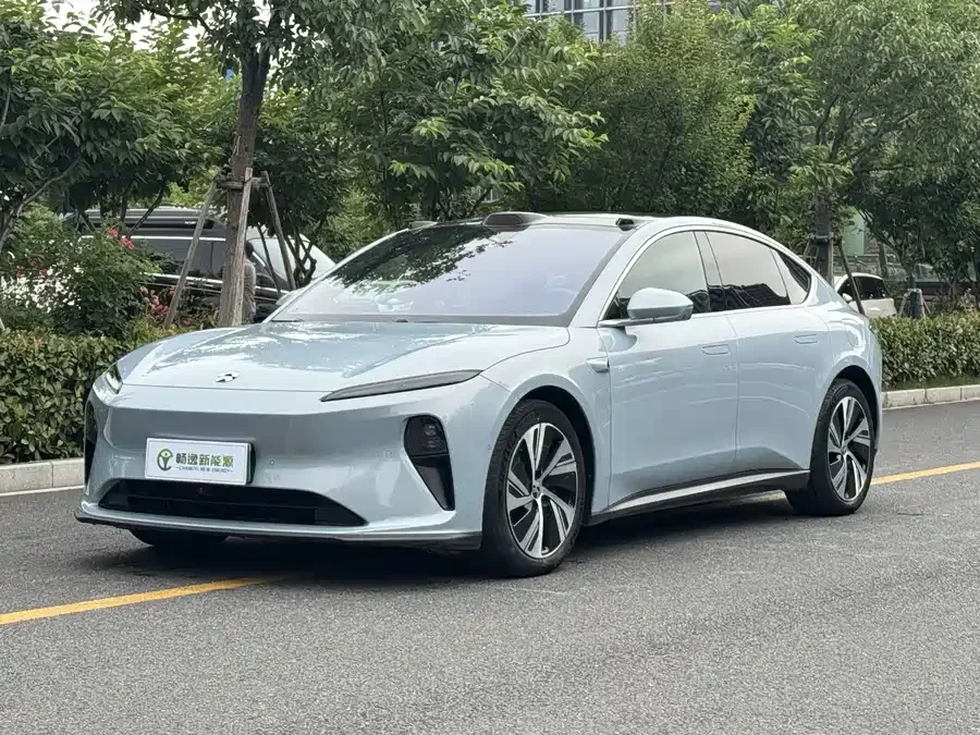 NIO ET5