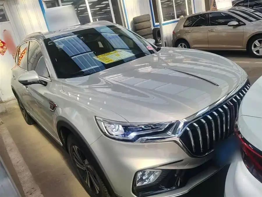 Hongqi HS5