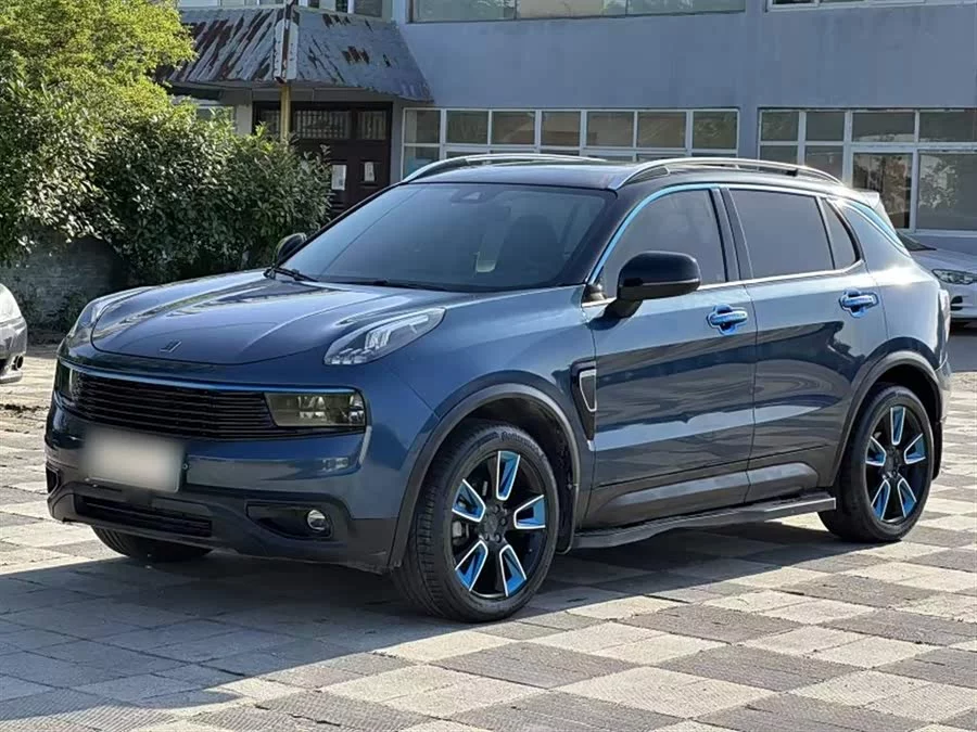 Lynk & Co 01
