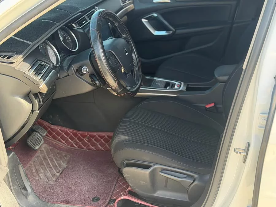Peugeot 408