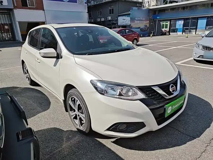 Nissan Tiida
