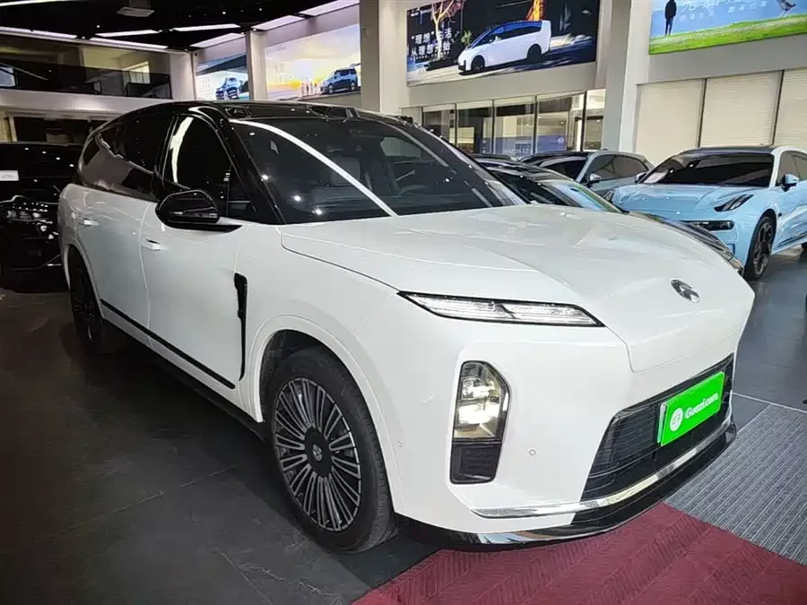 NIO ES8