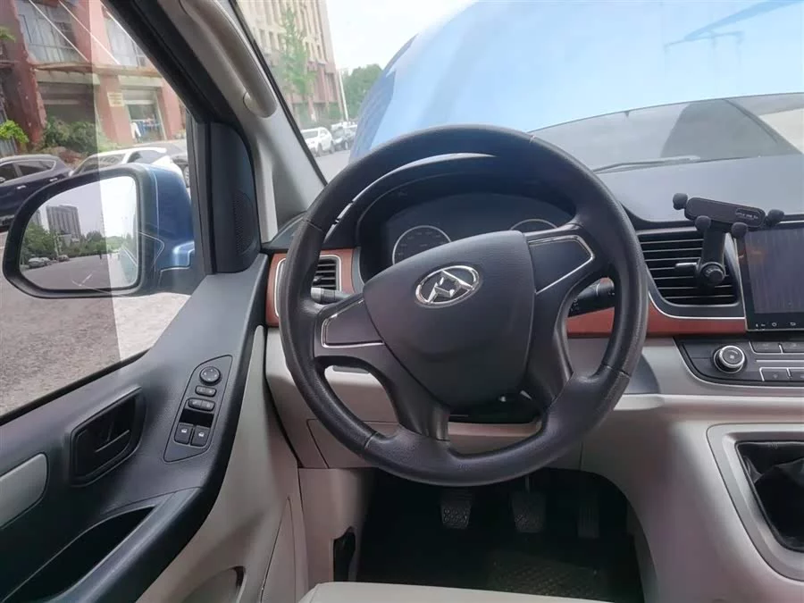 Maxus G10