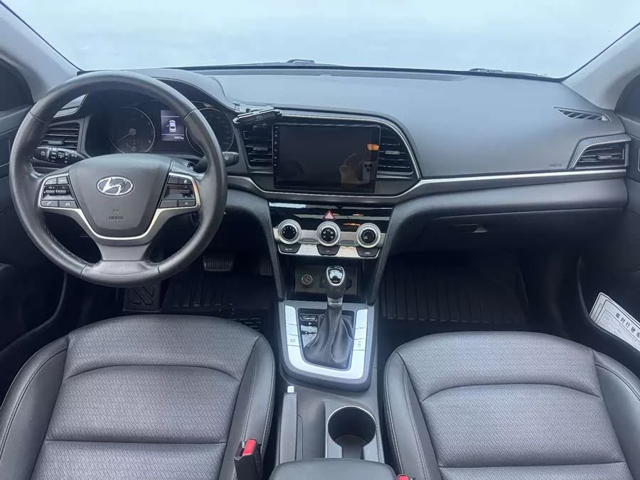 Hyundai elantra