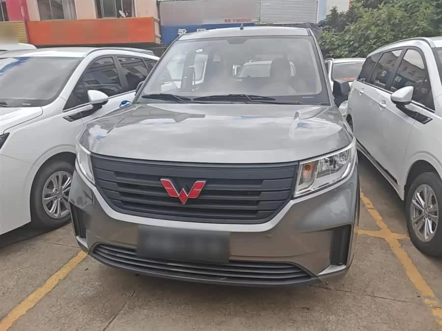 Wuling Hongguang PLUS