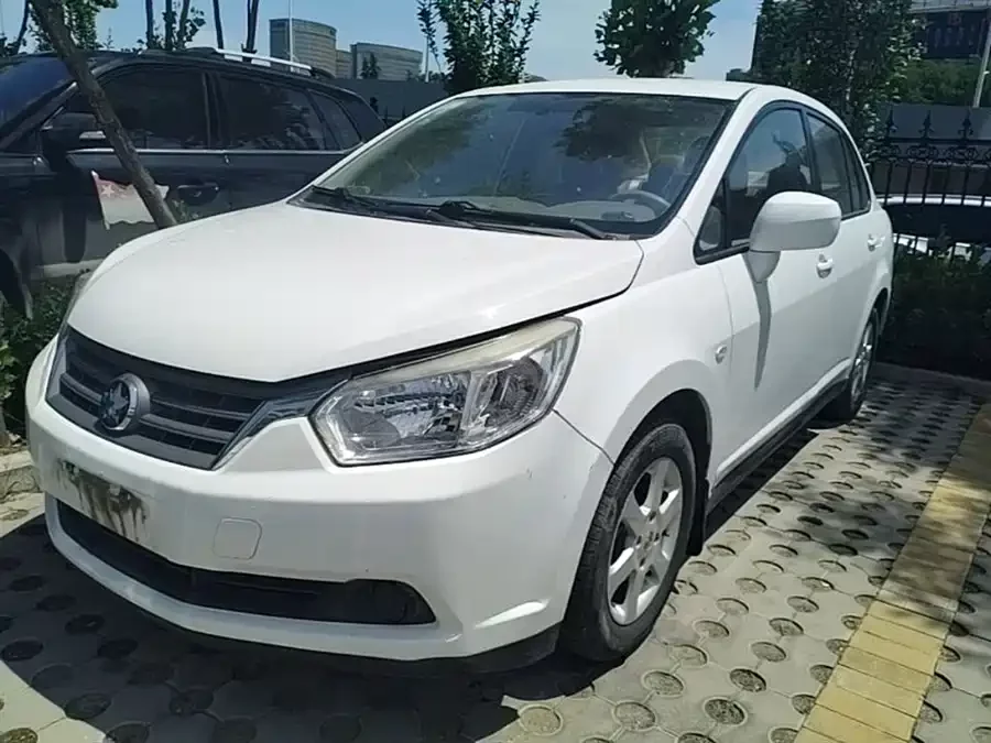 Venucia D50