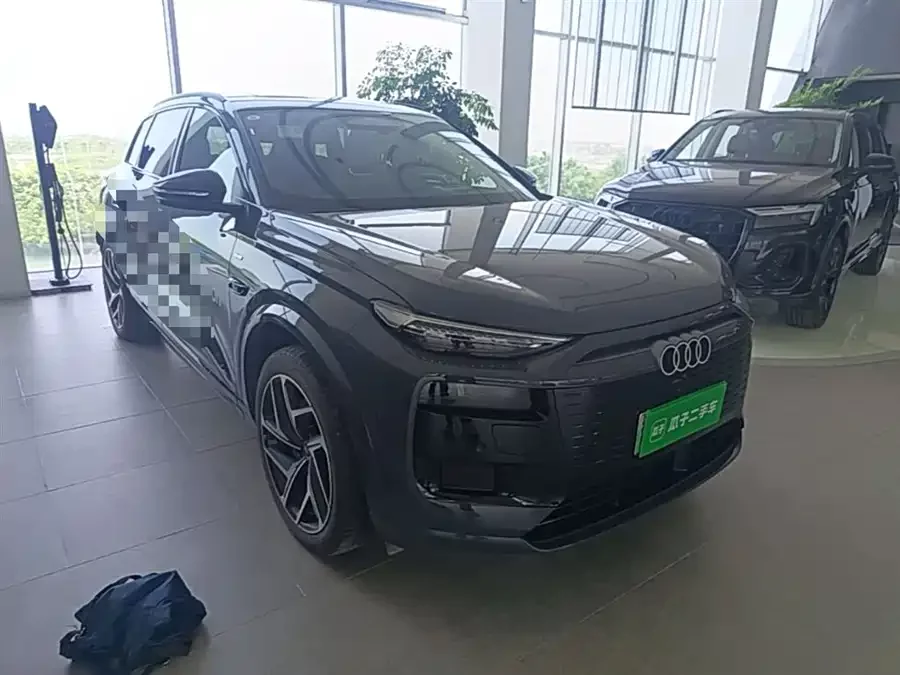 Audi Q6L e-tron