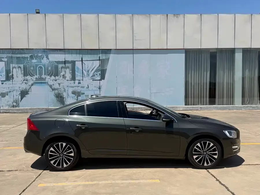 Volvo S60