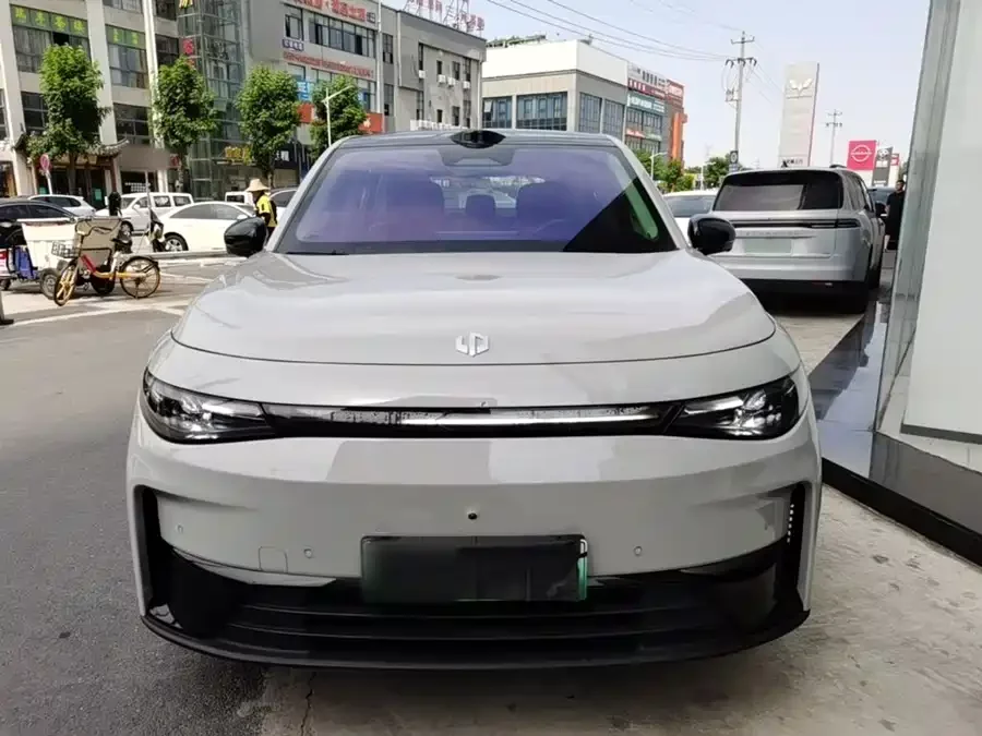 Leapmotor C10