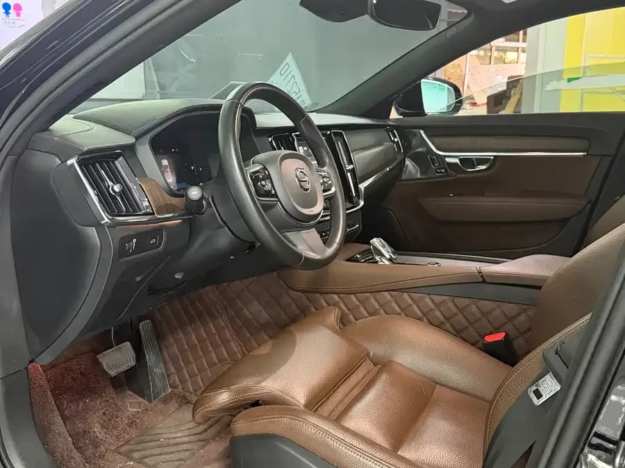 Volvo S90