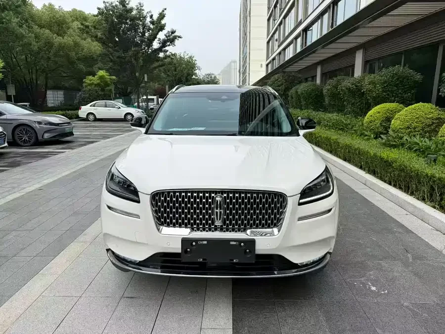 Lincoln Adventurer