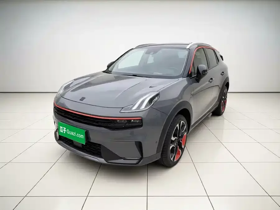 Lynk & Co 06