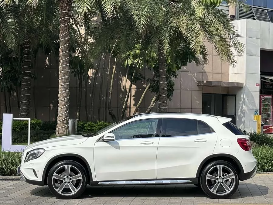Mercedes Benz GLA