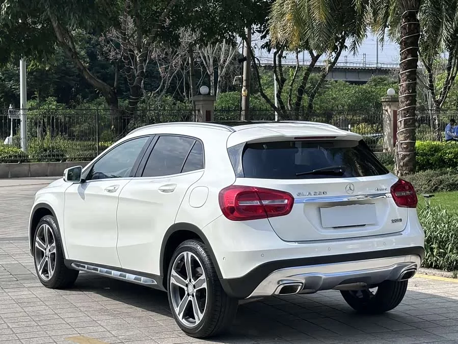 Mercedes Benz GLA
