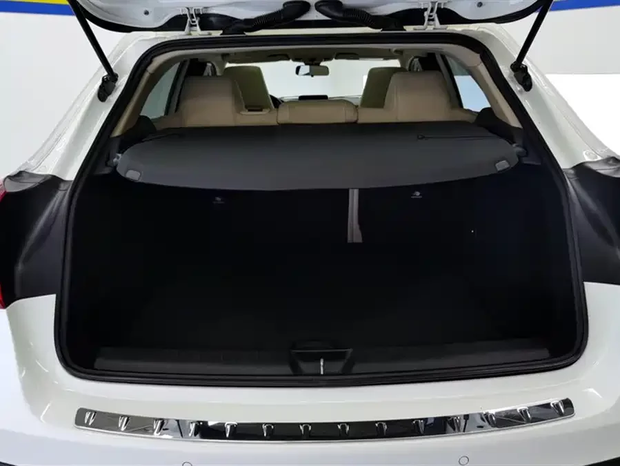 Mercedes Benz GLA