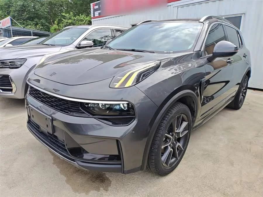 Lynk & Co 01