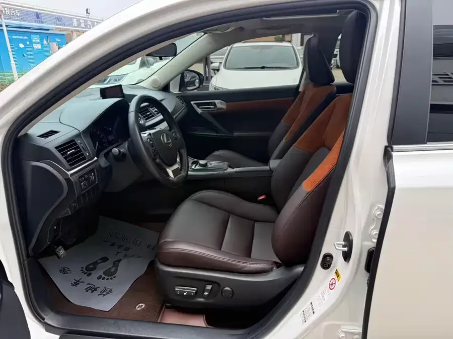 Lexus CT