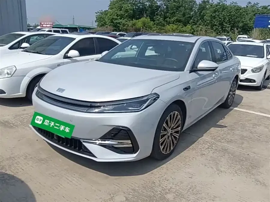 Geely Galaxy A7 EM