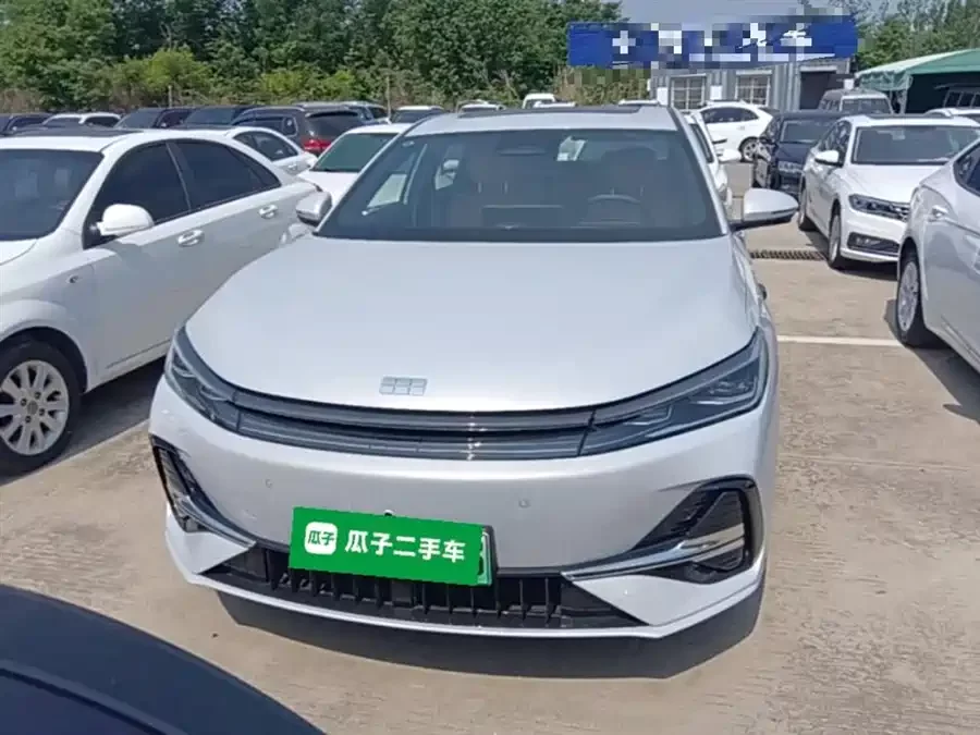 Geely Galaxy A7 EM