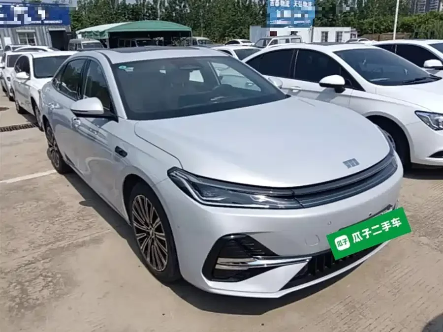 Geely Galaxy A7 EM