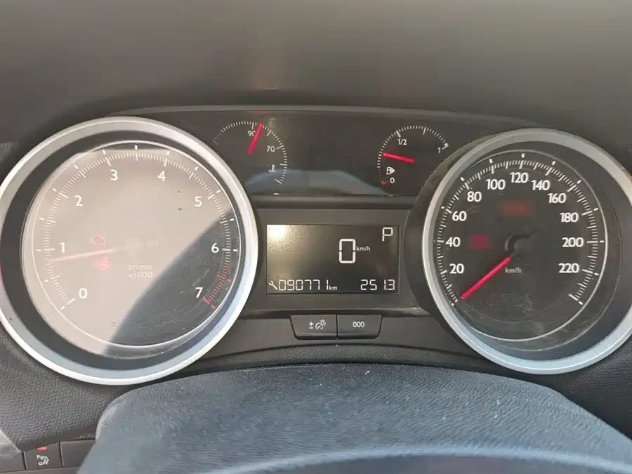 Peugeot 408