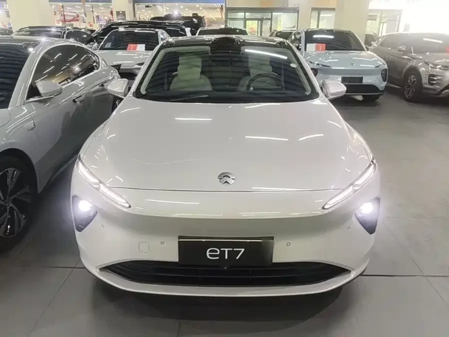 NIO ET7