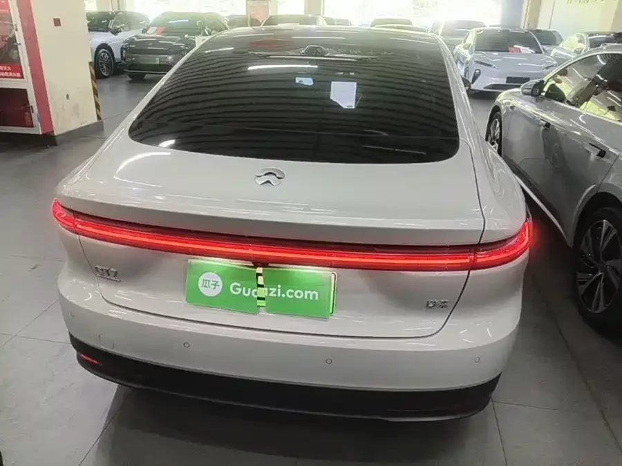 NIO ET7