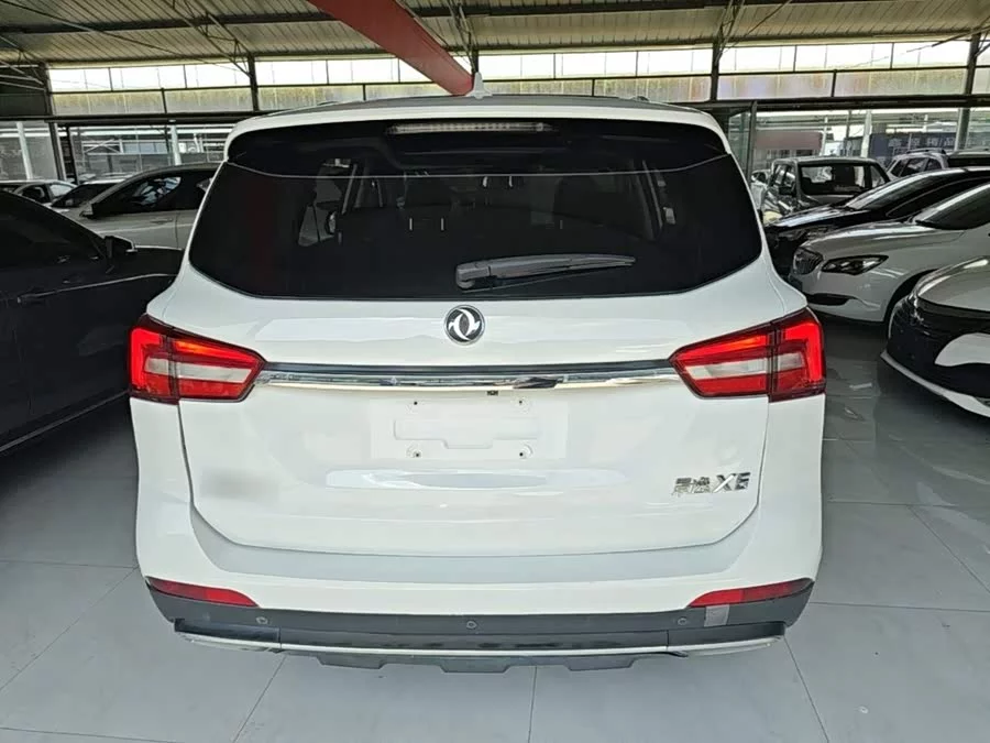 Dongfeng Jingyi X5