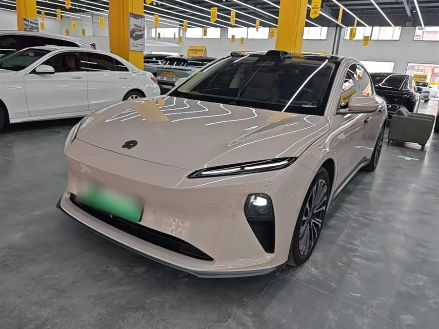 NIO ET5