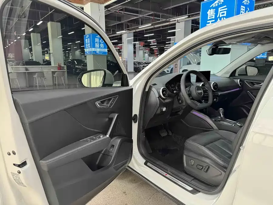 Audi Q2L