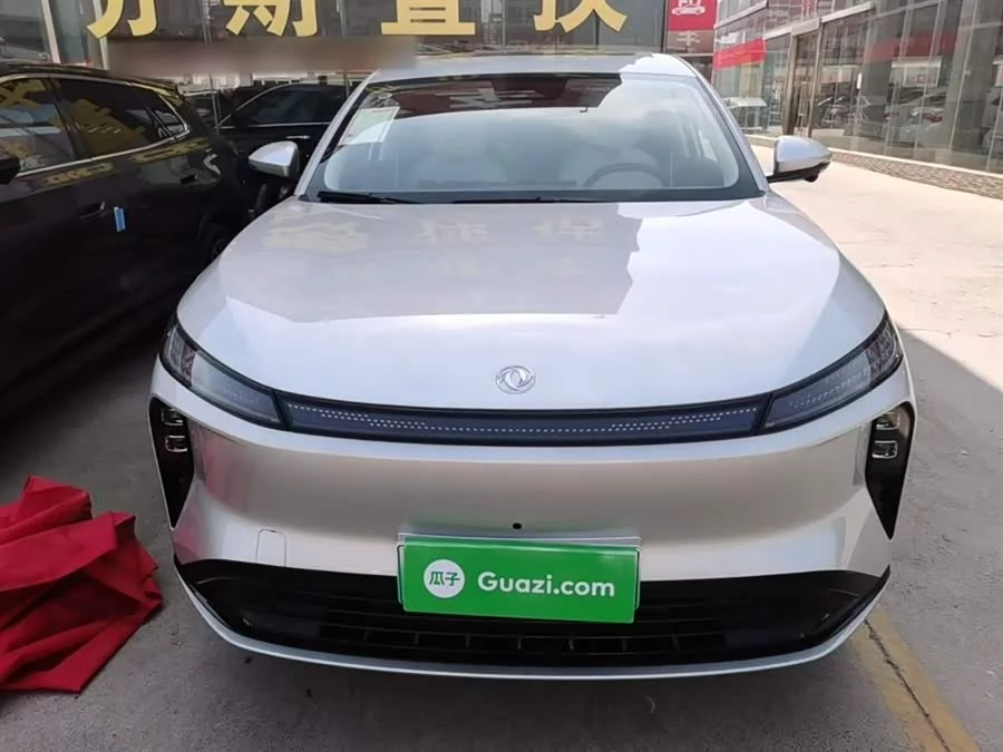 Dongfeng L8