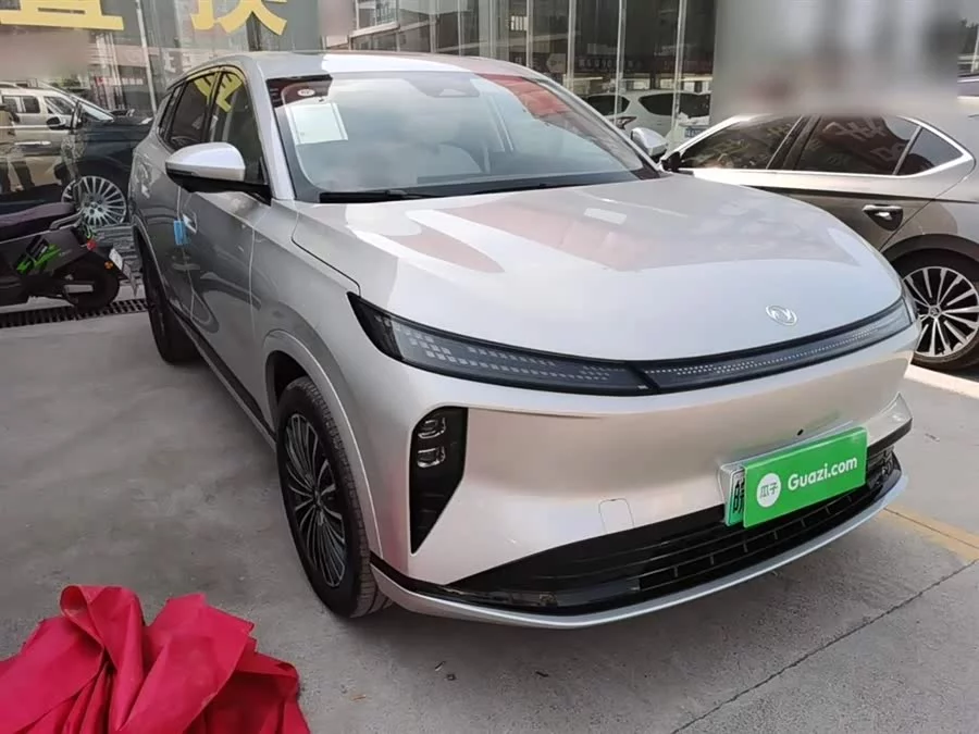 Dongfeng L8