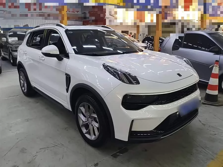 Lynk & Co 01
