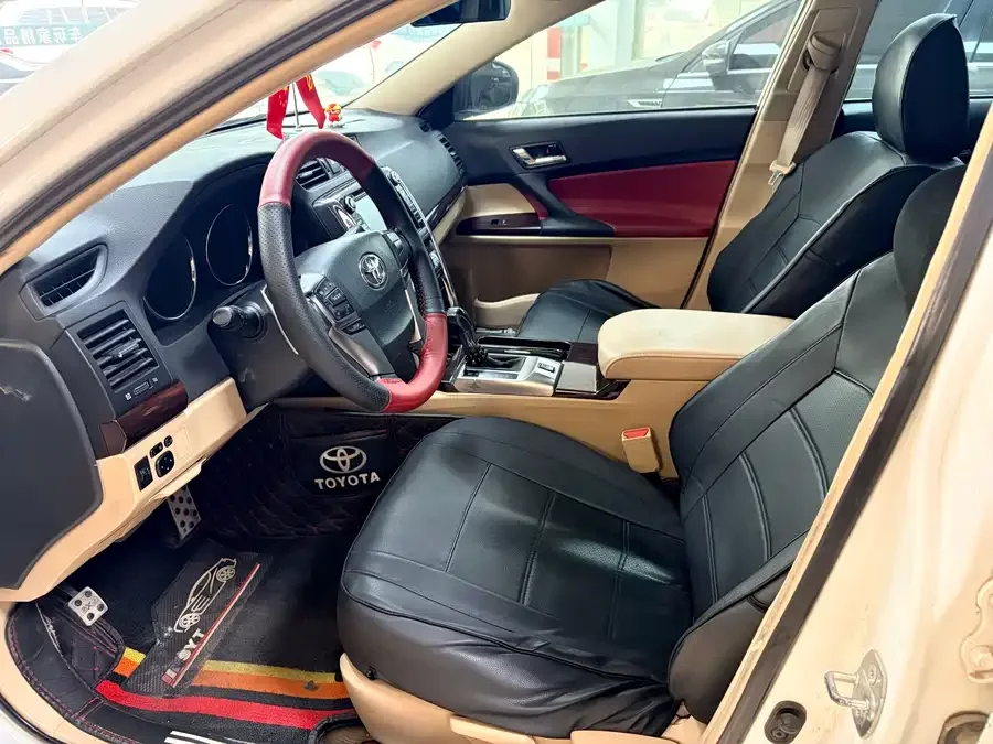 Toyota Reiz