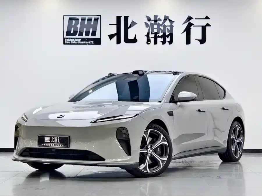 NIO ET5
