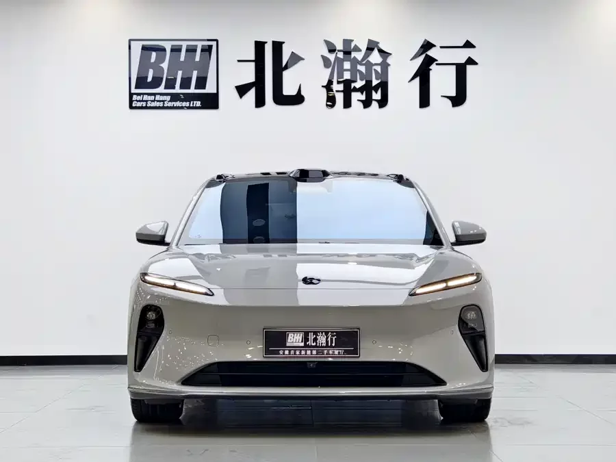 NIO ET5